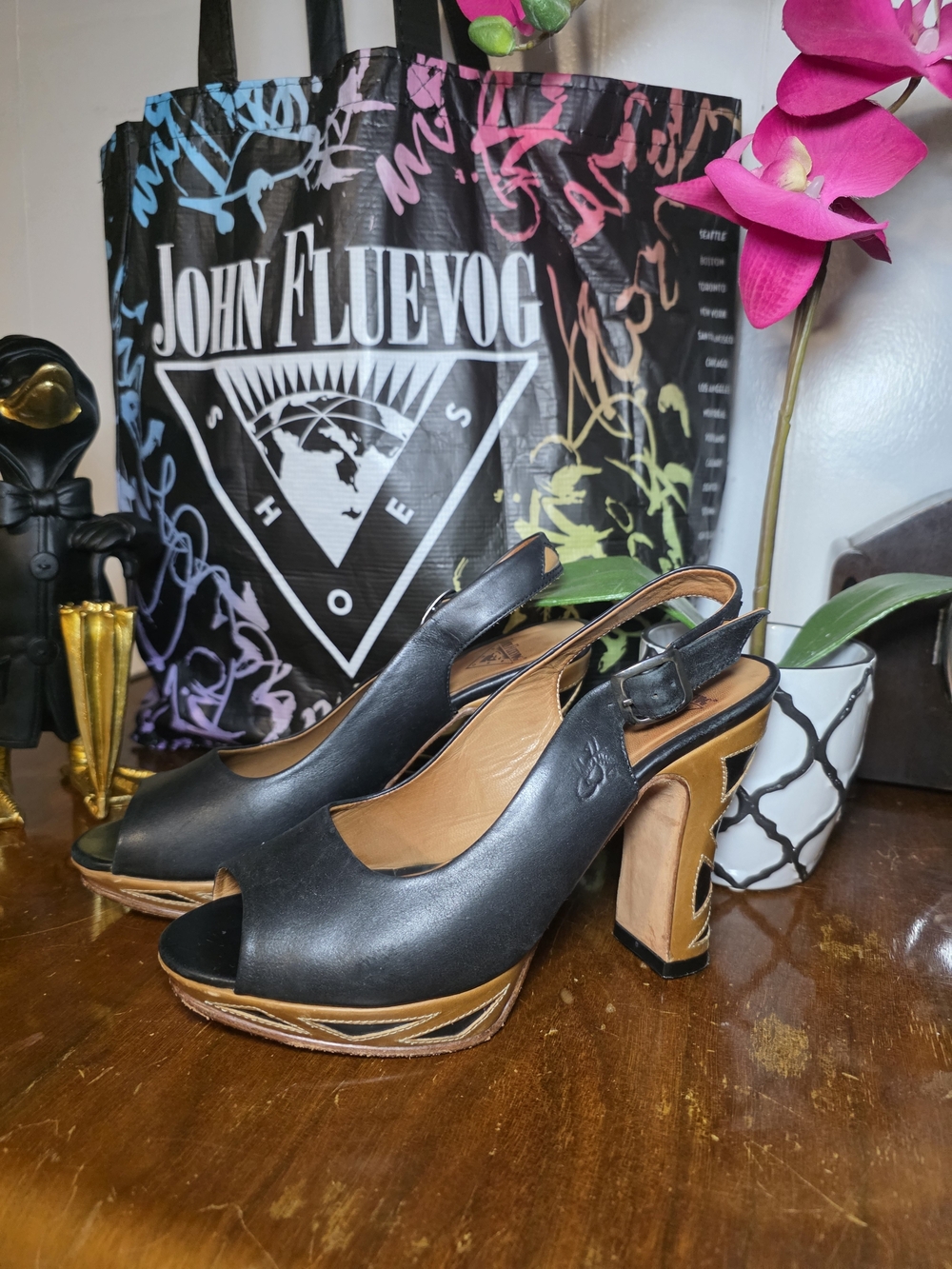 Vintage Vibe Alert! ✨ John Fluevog Miracles Bunford Slingback Platform Heels
